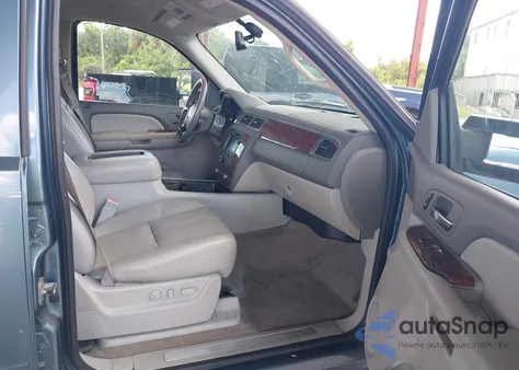 2008 Chevrolet Suburban 1500 Lt z USA, uszkodzony, nr VIN 3GNFC16058G223941